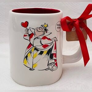 Rae Dunn Disney Alice In Wonderland Queen of Hearts Mug